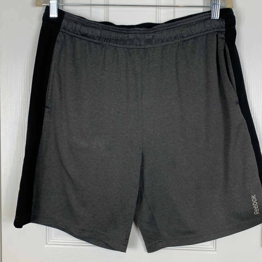 Reebok men’s athletic shorts heather grey/black size large. Pockets, polyester